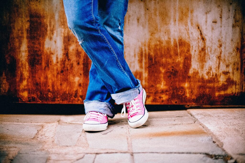 足の臭いを指摘された時の効果的な対応方法は？